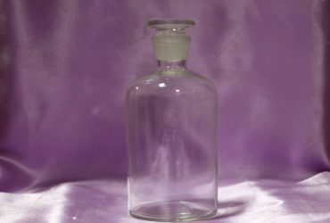 بطری شیشه ای مایعی شفاف 125 سی سی